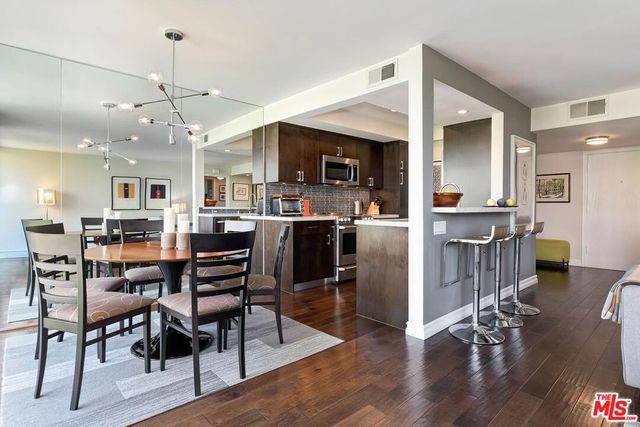 1134 Alta Loma Road 305, West Hollywood, CA 90069
