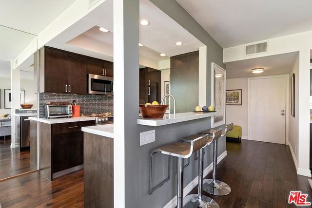 1134 Alta Loma Road 305, West Hollywood, CA 90069