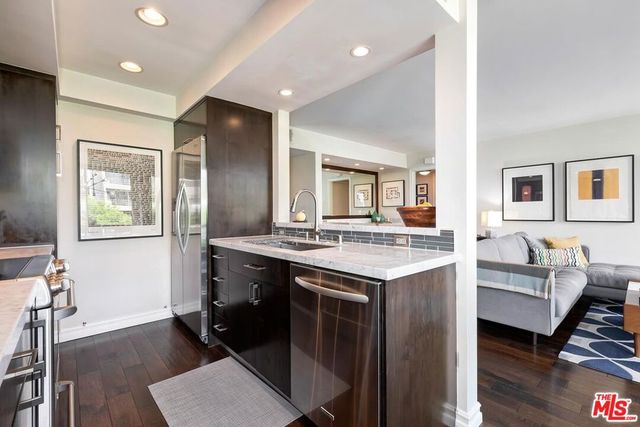 1134 Alta Loma Road 305, West Hollywood, CA 90069