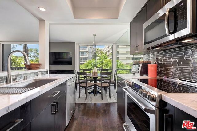 1134 Alta Loma Road 305, West Hollywood, CA 90069