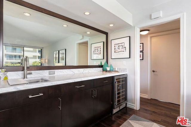 1134 Alta Loma Road 305, West Hollywood, CA 90069