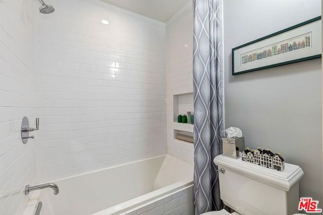 1134 Alta Loma Road 305, West Hollywood, CA 90069