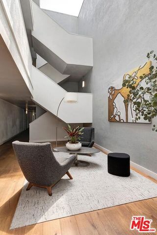 1134 Alta Loma Road 305, West Hollywood, CA 90069