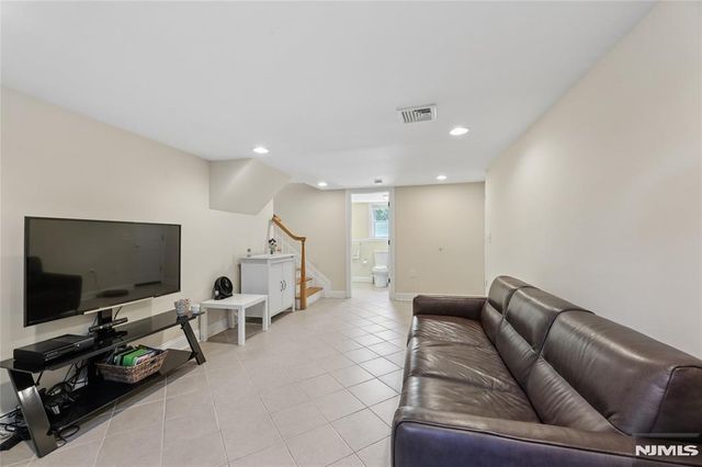 194 Madison Avenue, Cresskill, NJ 07626