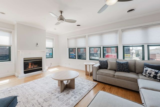 6 Cushing St 1, Waltham, MA 02453