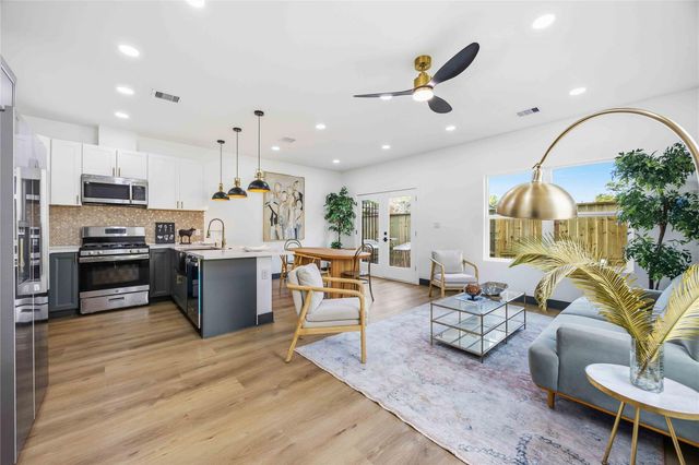 7117 Springdale Street A, Houston, TX 77028