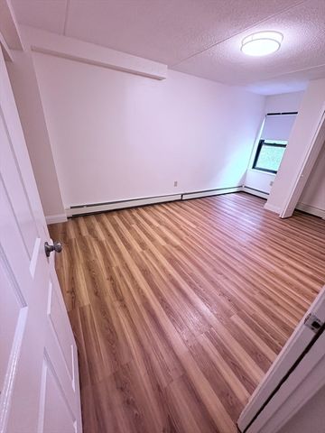 400 Massachusetts Avenue 30, Boston, MA 02115