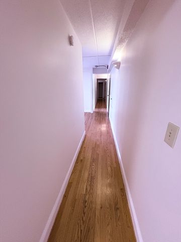 400 Massachusetts Avenue 30, Boston, MA 02115