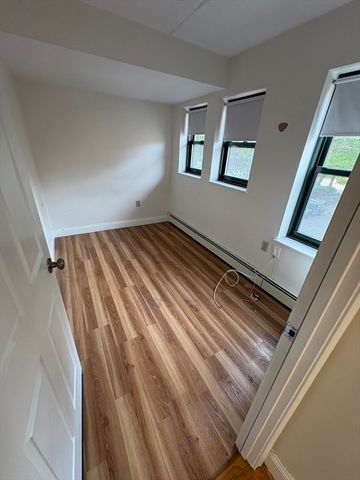 400 Massachusetts Avenue 30, Boston, MA 02115