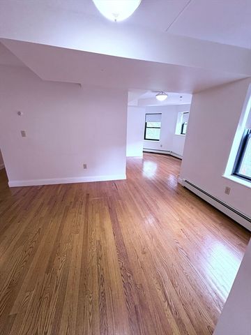 400 Massachusetts Avenue 30, Boston, MA 02115
