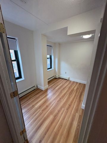 400 Massachusetts Avenue 30, Boston, MA 02115