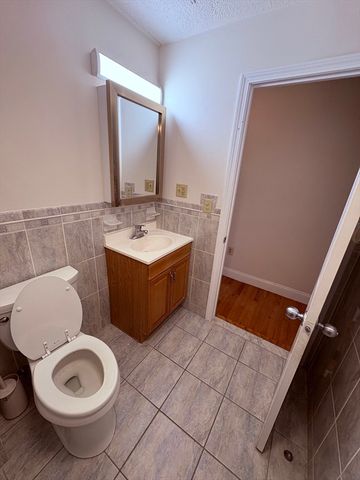 400 Massachusetts Avenue 30, Boston, MA 02115