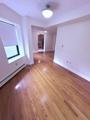 400 Massachusetts Avenue 30, Boston, MA 02115