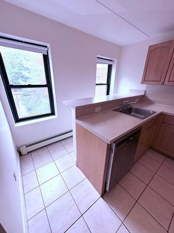 400 Massachusetts Avenue 30, Boston, MA 02115