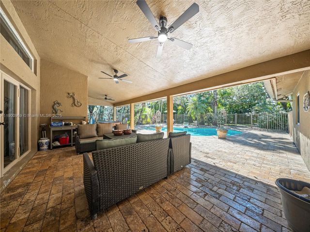 15720 SW 56th St, Southwest Ranches, FL 33331