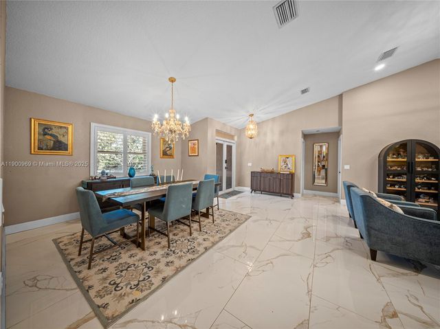 15720 SW 56th St, Southwest Ranches, FL 33331