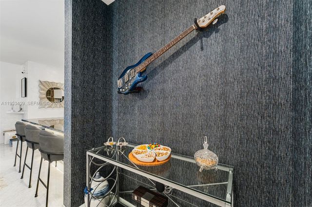 1000 Brickell Plz PH5203-FURN, Miami, FL 33131