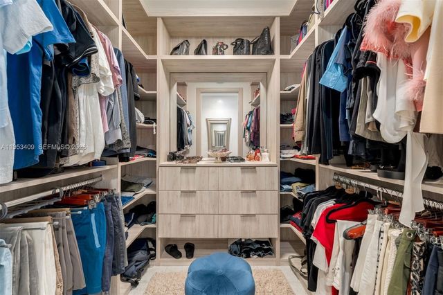 1000 Brickell Plz PH5203-FURN, Miami, FL 33131