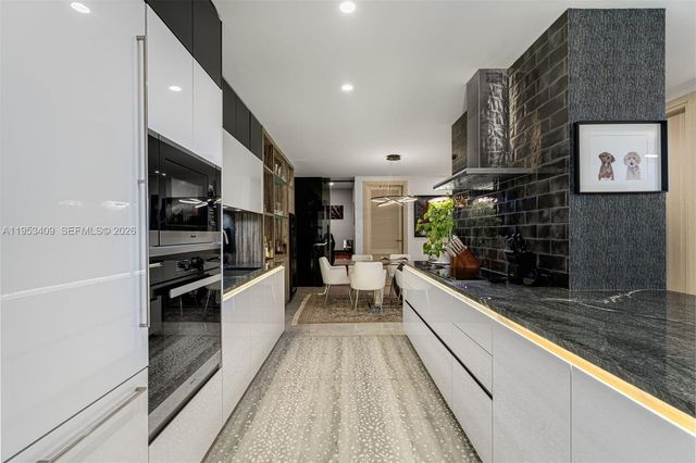 1000 Brickell Plz PH5203-FURN, Miami, FL 33131