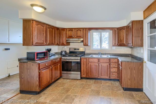 4093 Coral Street, Burton, MI 48509