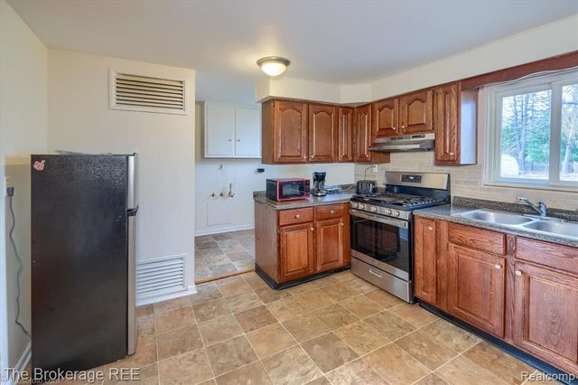 4093 Coral Street, Burton, MI 48509