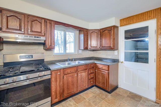 4093 Coral Street, Burton, MI 48509