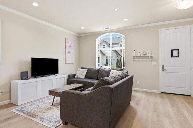 187 Springtime Circle, Hollister, CA 95023