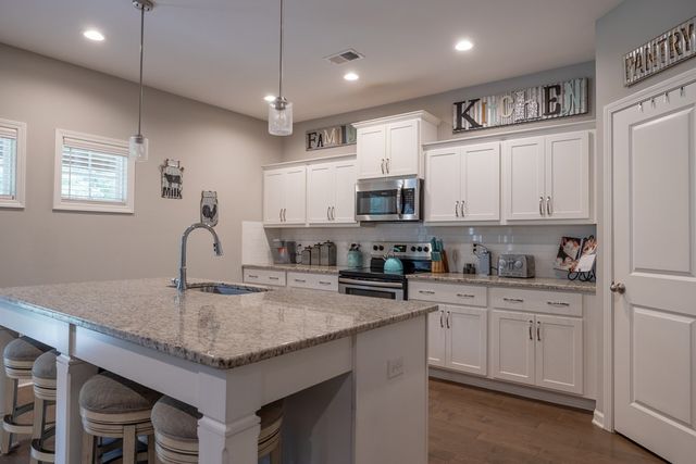 68 Dunley Court, Ellerslie, GA 31807