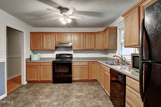 111 Independence Lane, Elizabethton, TN 37643