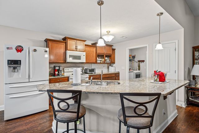 1168 Belvoir Ln, Clarksville, TN 37040