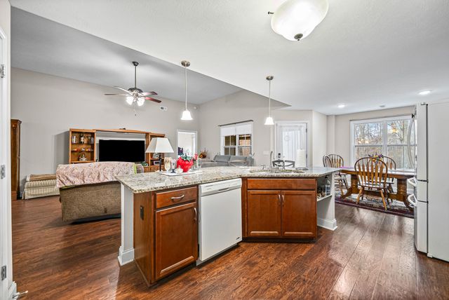 1168 Belvoir Ln, Clarksville, TN 37040