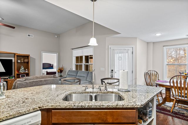 1168 Belvoir Ln, Clarksville, TN 37040