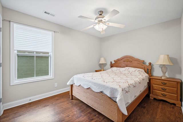 1168 Belvoir Ln, Clarksville, TN 37040