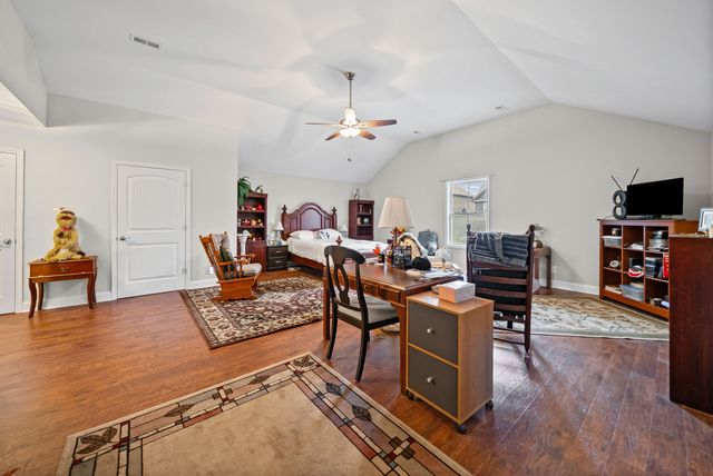 1168 Belvoir Ln, Clarksville, TN 37040