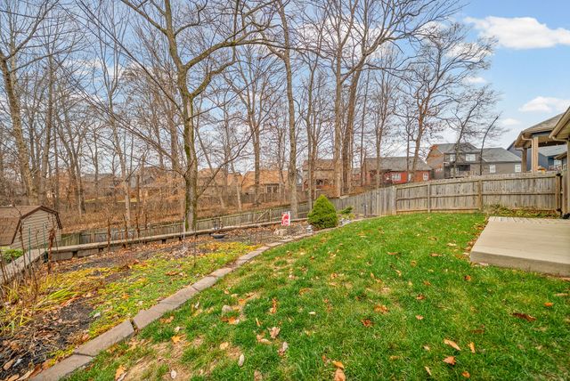 1168 Belvoir Ln, Clarksville, TN 37040