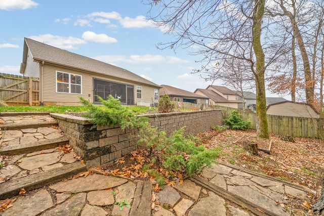 1168 Belvoir Ln, Clarksville, TN 37040