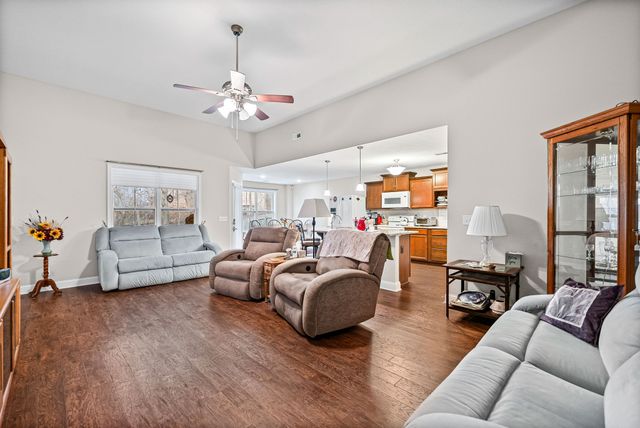 1168 Belvoir Ln, Clarksville, TN 37040