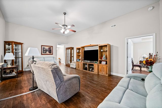 1168 Belvoir Ln, Clarksville, TN 37040