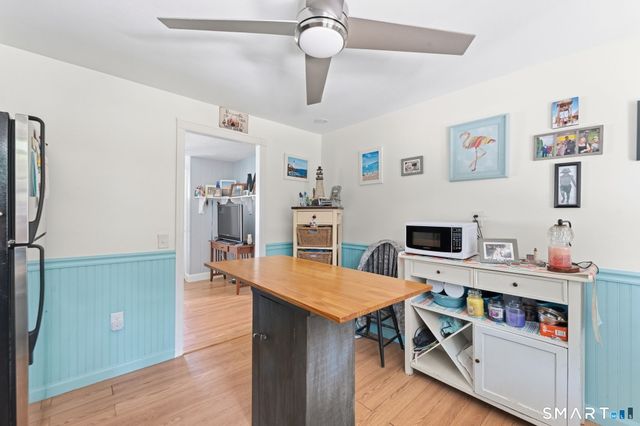 17 Seventh Avenue, Waterford, CT 06385