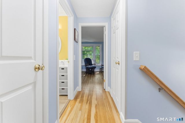 17 Seventh Avenue, Waterford, CT 06385