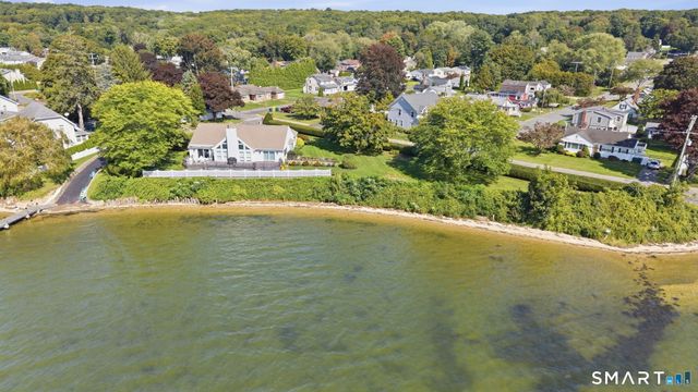 17 Seventh Avenue, Waterford, CT 06385