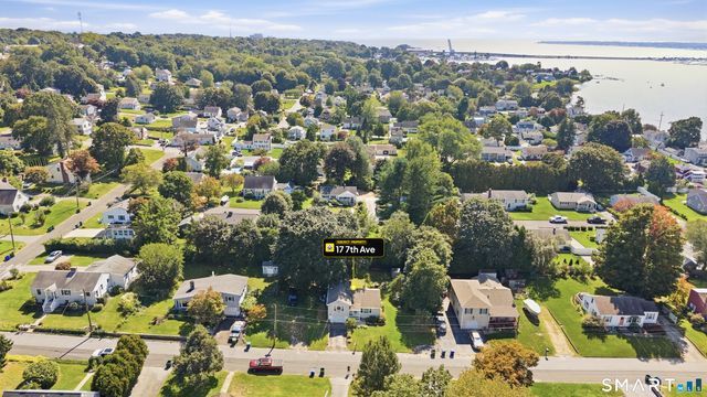 17 Seventh Avenue, Waterford, CT 06385
