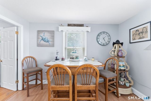 17 Seventh Avenue, Waterford, CT 06385