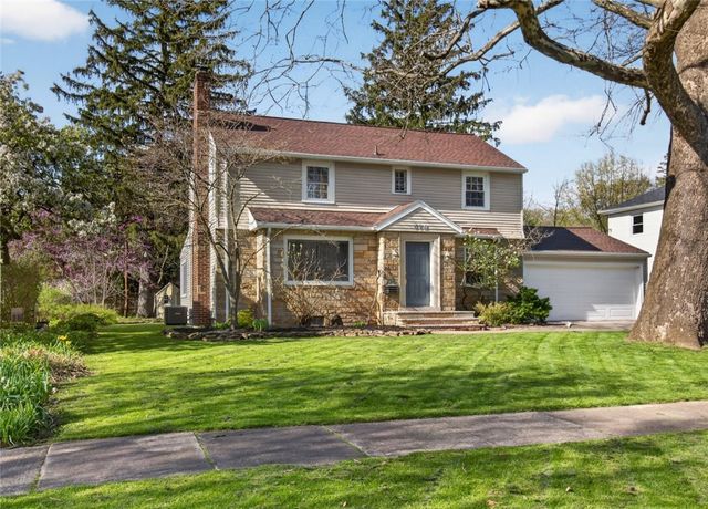 670 Claybourne Rd, Brighton, NY 14618