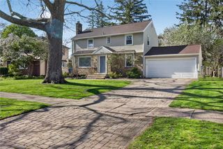 670 Claybourne Rd, Brighton, NY 14618