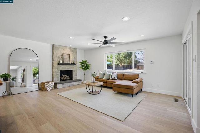 1430 Carpenter Rd, Oakley, CA 94561