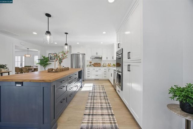 1430 Carpenter Rd, Oakley, CA 94561