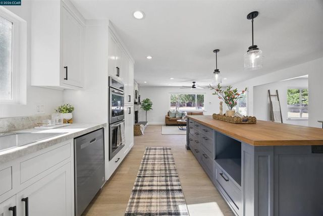 1430 Carpenter Rd, Oakley, CA 94561