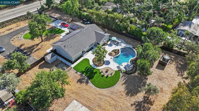 1430 Carpenter Rd, Oakley, CA 94561