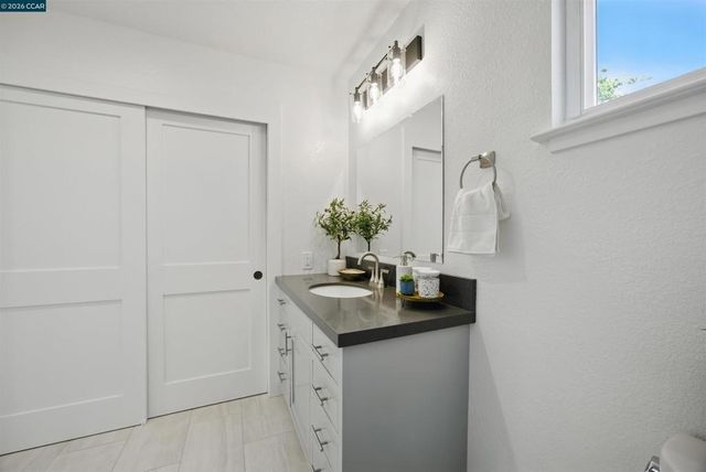 1430 Carpenter Rd, Oakley, CA 94561